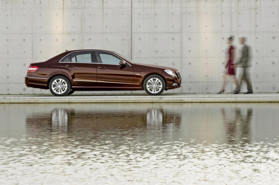  Mercedes-Benz E-Class 2010 года  (фото 13 из 128)